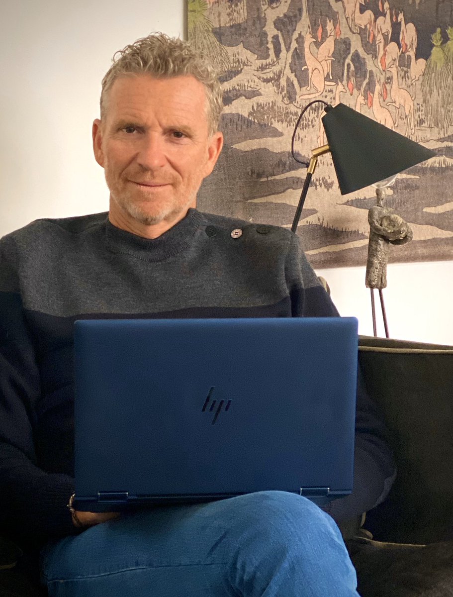 Les amis, bravo à <a href="/HP_France/">HP France</a>  qui utilise du plastique recyclé récupéré dans les océans pour fabriquer son nouvel ordinateur portable #EliteDragonFly    Plus de 80% des pièces proviennent de matériaux recyclés. Quand écologie rime avec innovation.