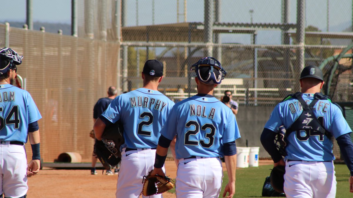 Catchers about to run some drills, Infielders meeting, Evan White and Ryan Vogelbach  #Mariners 2-20-20