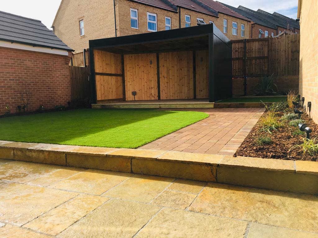 Making #outdoorliving possible using <a href="/_LONDONSTONE/">London Stone</a> natural limestone with the obligatory #mancave #landscaping #westbridgford #Nottingham