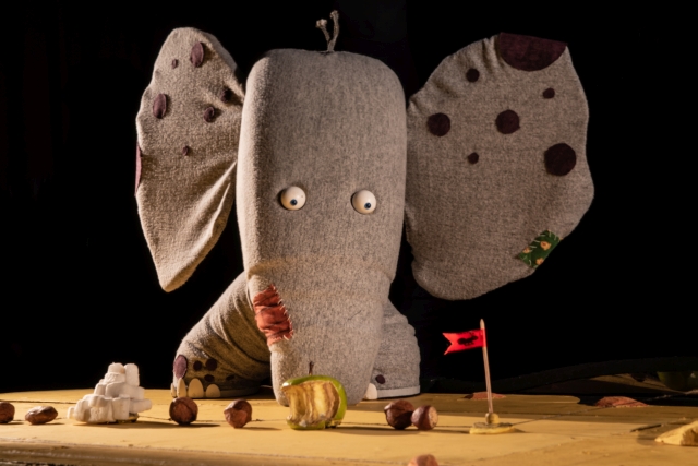 Une promenade ludique et poétique en 3 dimensions.
Le Samedi 7 mars à 10h30
dès 3 ans
+ infos theatreleperiscope.fr/spectacle/suis… #Nimes #enfants #theatre