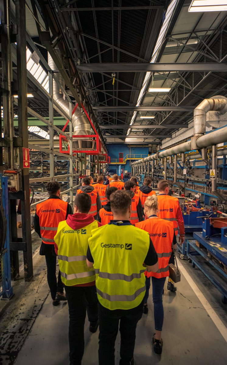 gestamp's tweet photo. π Yesterday started the #JA3B!
π The students (from Portugal, Germany, Poland, the Czech Republic and Spain) had the opportunity to get to know the entire #automotive value chain!
#Trainingandinnovation #SaferAndLighter https://t.co/eA7MtuixiN
