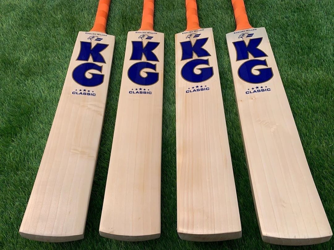 KayGeeSports's tweet photo. Finest Shape &amp; Performance Willow 
Excellent Quality at most Affordable Price
Available at 6,000/inr 
Weight 1140-70 Grams

#teamkg #englishwillow #australiacricket #newzealandcricket #southafricacricket #usacricket #cricket #cricketbats https://t.co/dL8FT0mv4G