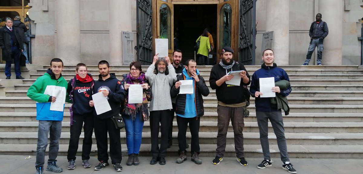Avui hem rebut la sentència d' <a href="/Encausades_TSJC/">EncausadesTSJC</a>! Després de dos anys d'estar imputades per seure's en unes escales reclamant la llibertar dels #PresosPolítics i les detencions de Mossos finalment l'AP els ha absolt de tots els delictes. Gràcies companyes! <a href="/SuportTsjc/">Suport Encausades TSJC. Palau-solità i Plegamans</a>