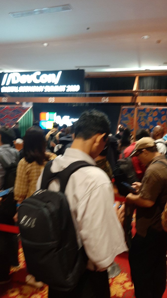 TheFeds24's tweet photo. @MicrosoftID #MSDevCon #MSID25Contest
Antri Registrasi... seru https://t.co/E0z1w0Ais0