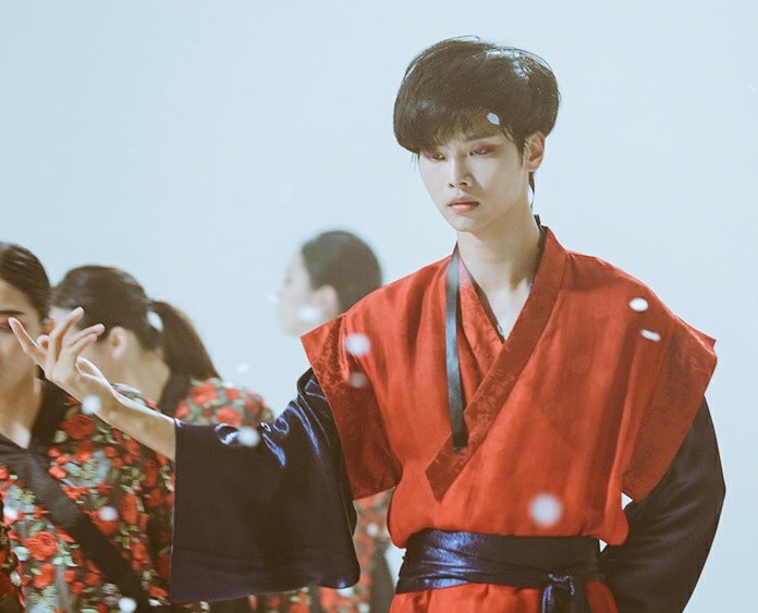 MarinaLeoN3010's tweet photo. 𝔉𝔞𝔱𝔢
  𝐂𝐡𝐚 𝐇𝐚𝐤𝐘𝐞𝐨𝐧

N #인연🌸 

▶️https://t.co/MELxfd8R0i
2 982 399 ~ 2020.02.27

💂‍♂️🇰🇷💂‍♂️
Masterpieces by
            𝟡𝟘 𝕝𝕚𝕟𝕖 𝕍𝕀𝕏𝕏
☆☆☆☆☆☆

 #빅스 #엔 #achahakyeon

@CHA_NNNNN✌🏾✌🏻 @JUNGTW_LEO
#평생지기  ∞♋️♏️#택엔 
 #차학연 #정택운 https://t.co/UscBna4jcW