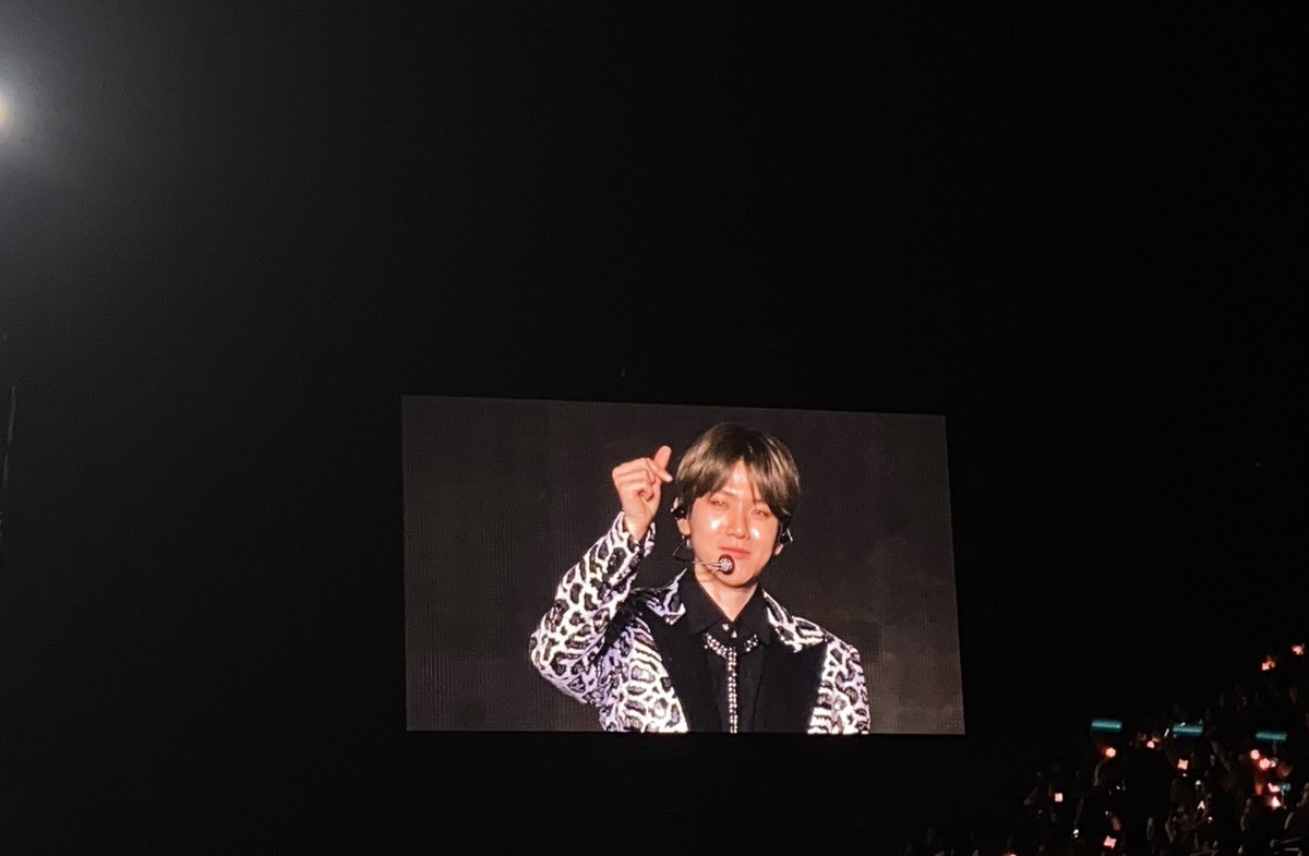 Heemelinim's tweet photo. I finally saw two loves of my life 🤍 It will forever be unforgettable ! Thank you for giving us memories like that to cherish. We will always be by your side. I love you so much. And I hope to see you again soon ! 

(I got Jongin’s signed plastic ball and I’m still crying) https://t.co/zceENtyG0X