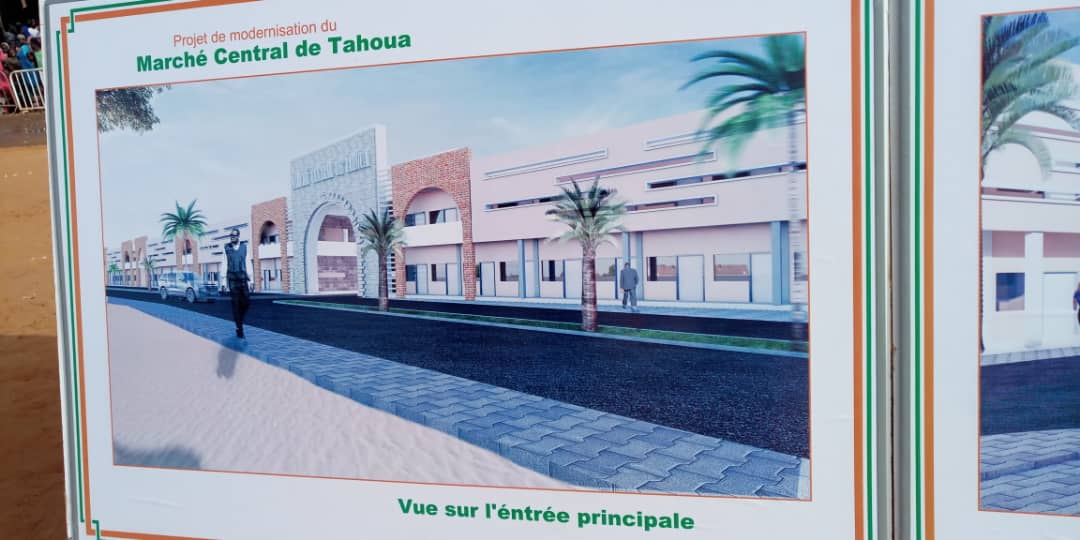 SamiraOumarou's tweet photo. Le Président de la République,Chef de l'État SEM @IssoufouMhm procède ce jeudi au lancement officiel des travaux de construction du marché moderne de #Tahoua.
#Niger #nee227 https://t.co/mfTtLkYHyl