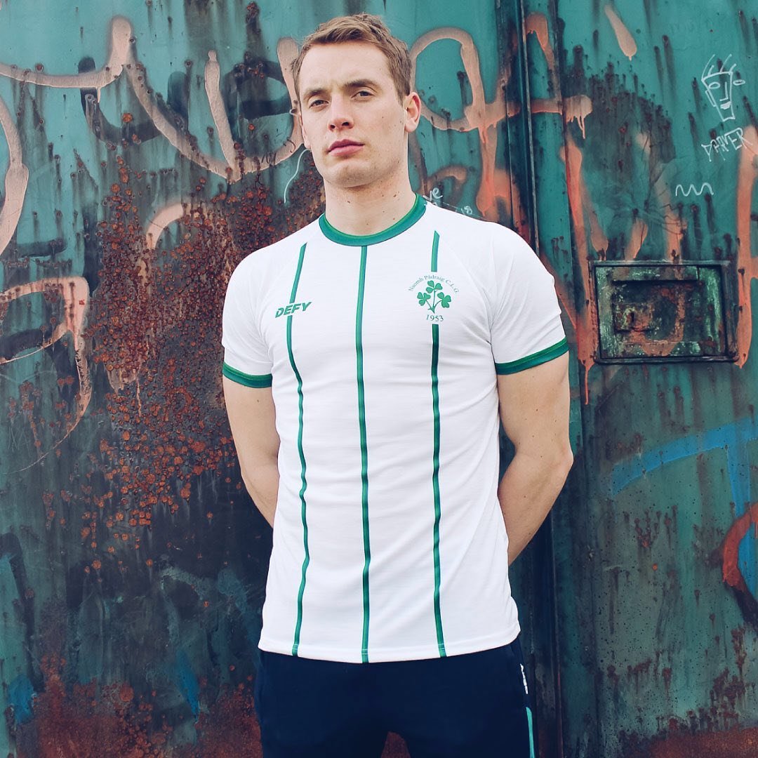 defysports_'s tweet photo. St Pats blessing us with two beauties ! 🙌🏻 Get in touch for your custom kits ☘️☘️☘️
Shop today at https://t.co/0QErJb09v3

 #DEFY #WeDesignYouPlay #jerseydesign #kitdesign #Gaa #gaelic #teamwear https://t.co/jObjVCXkuS