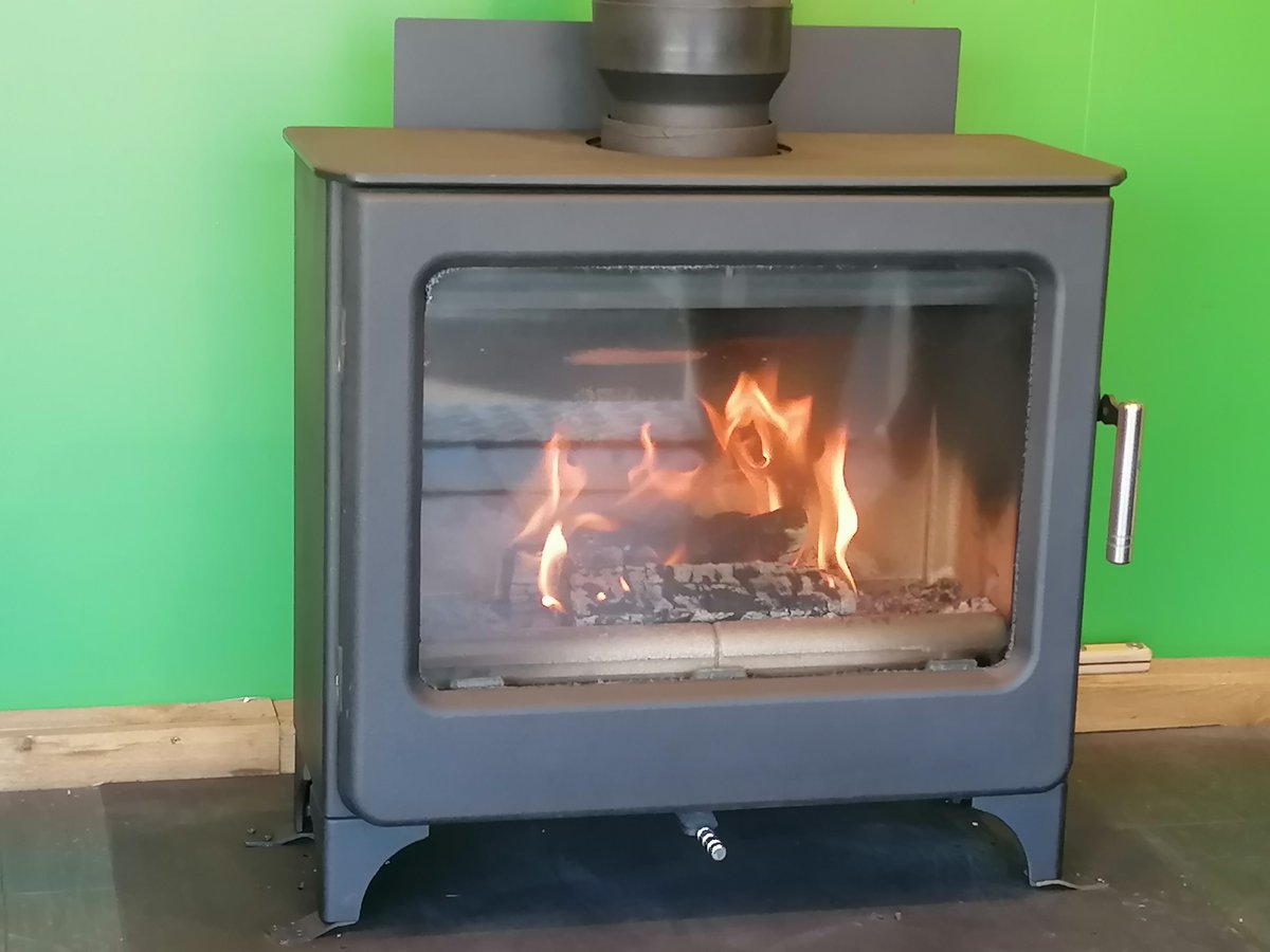 sandpitsheating's tweet photo. Thank you to @eurostove, @MendipStoves for supporting us in our first SALE of the year, they have the new 'not in showrooms yet' Ashcott widescreen on display outside our Curry Rivel Showroom.
https://t.co/8jOlAZrFBz https://t.co/nzQ5pjwxDY