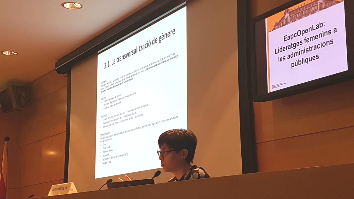eapccat's tweet photo. Els objectius de les polítiques de la transversalització de #gènere:
- Prioritzar la #igualtat de gènere
- Incorporar el gènere a la política i la presa de decisions
- Canviar la cultura institucional
#eapcOpenLab #LideratgeFemení @martaroqueta https://t.co/UimbBmfSRe