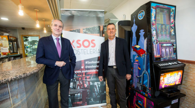 Las mejores #FOTOS de la presentación de <a href="/soshosteleria/">soshosteleria</a> de la mano de Fidel Molina y Santiago Moreno; Bajo la mirada de <a href="/RevistaAZAR/">Revista AZAR</a> azarplus.com/disfruta-de-la…