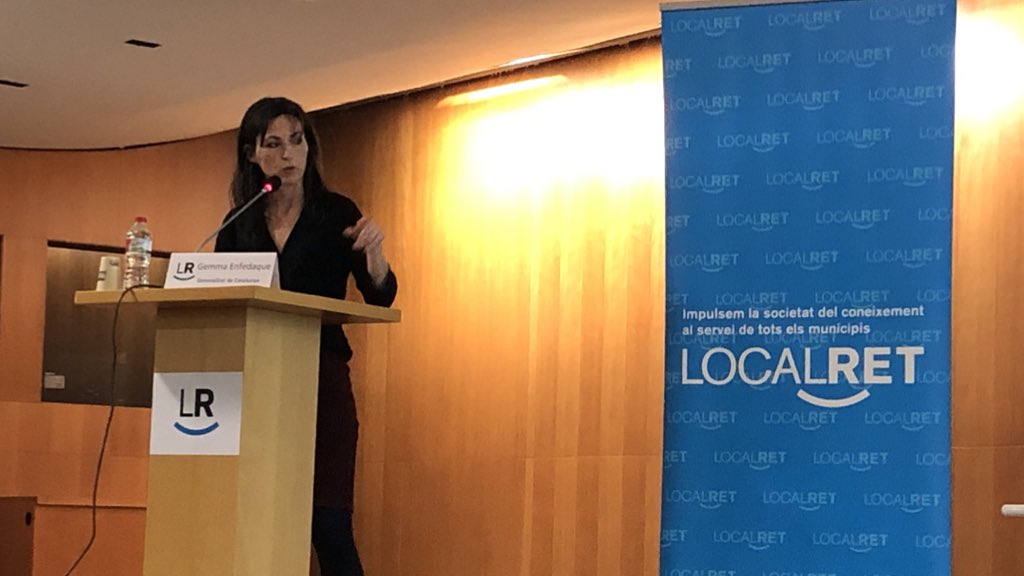 localret's tweet photo. Comença la jornada de presentació de la guia per a la contractació electrònica dels ens locals amb la intervenció de la @GemmaEnfedaque #LocalretEcontractacio https://t.co/bsTJG7p53A