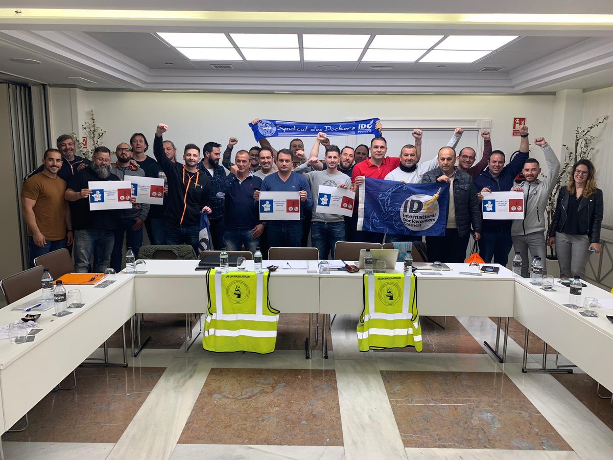 SoyCoordinadora's tweet photo. Los delegados de prevención de Coordinadora quieren mostrar su total apoyo a los hermanos franceses en su lucha contra la pretensión del gobierno francés de eliminar las jubilaciones anticipadas. El trabajo en los puertos es penoso y peligroso @IDC_Dockers https://t.co/diaNmNsjWQ