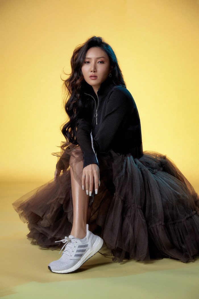 sunfloweralis's tweet photo. I mean I’m in love with her but what’s new??
LET’S SHOW THEM WHAT YOU HAVE GUUURL 💖💪🏻✨ #HwasaXAdidas https://t.co/5IHpNLkkK8
