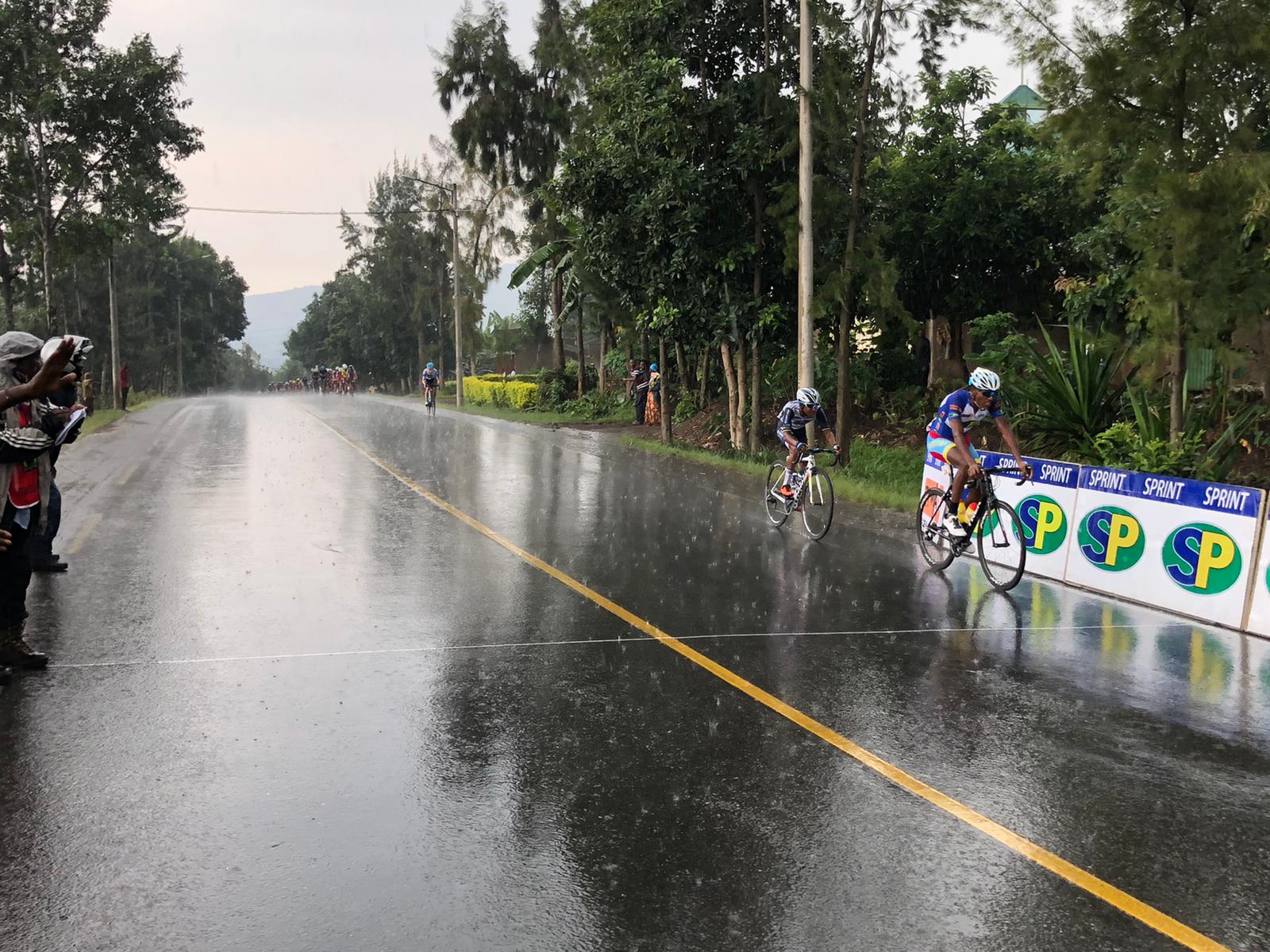 ERxg1GNWAAMvWr7?format=jpg&name=large