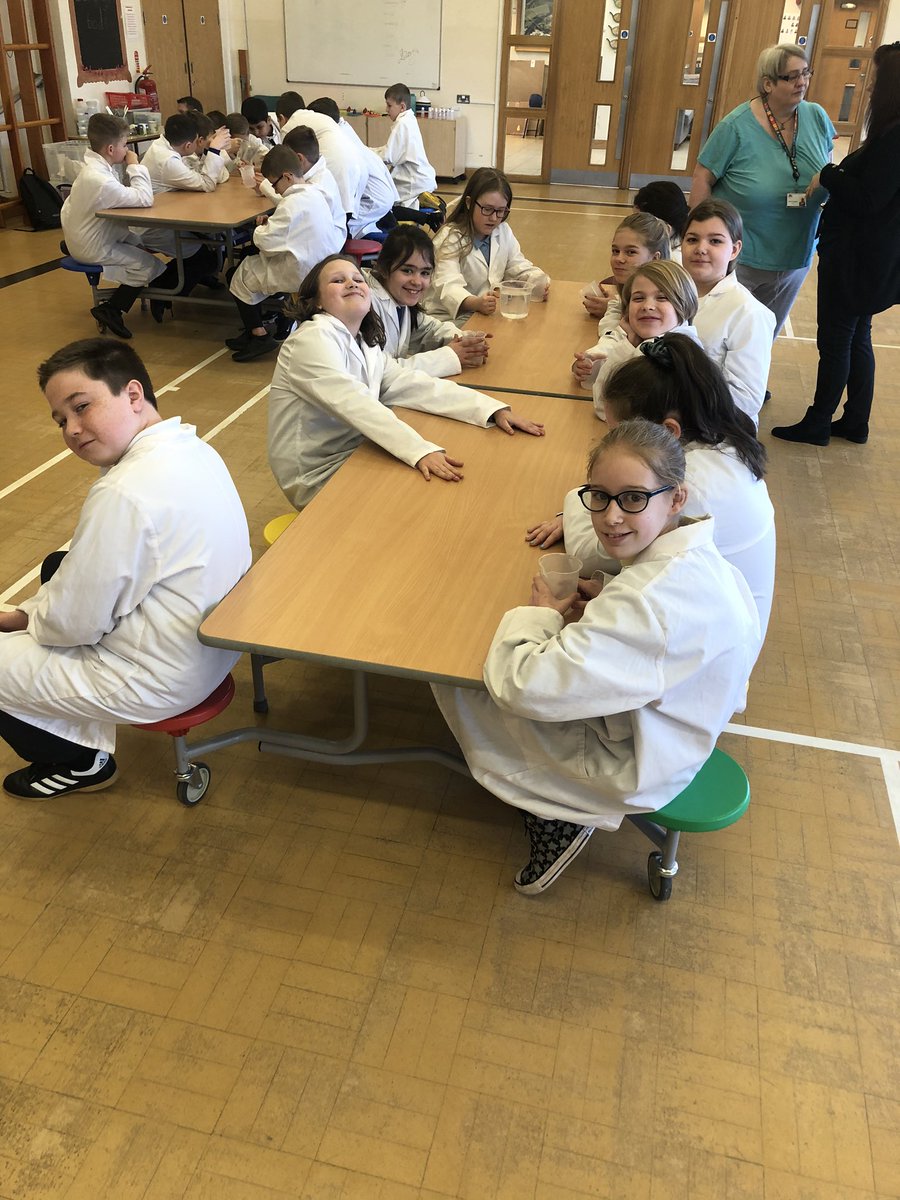 class912's tweet photo. @misscross56 @YsgolMaesglas Year 6 Scientists 👩🏽‍🔬👨🏽‍🔬 https://t.co/sTDtvWwOFW