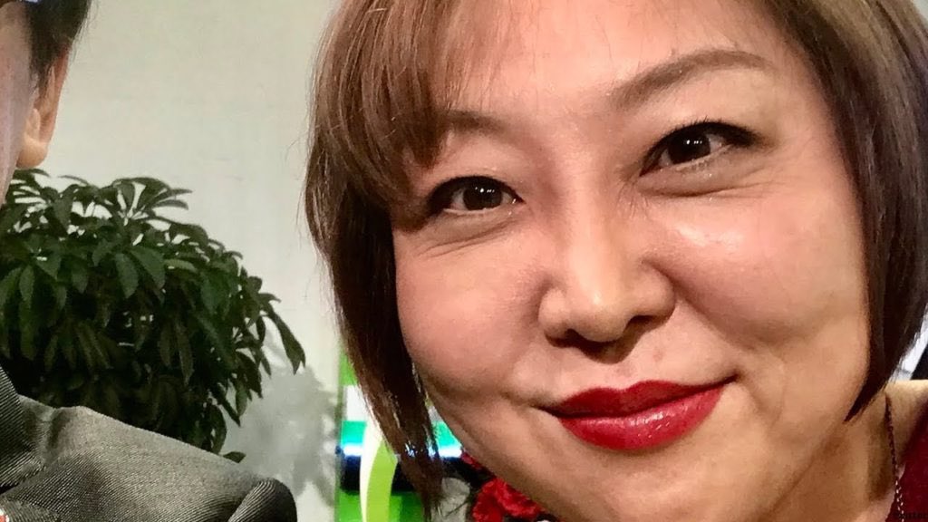 K G Wfvpzuib8hkpkix これ たぶんレビィとロベルタの殴り合いの時かと思うのよね 不敵な笑顔は多いけどバラライカ様の優しい笑顔はなかなかないわよね T Co 5jnowbu7ey Twitter