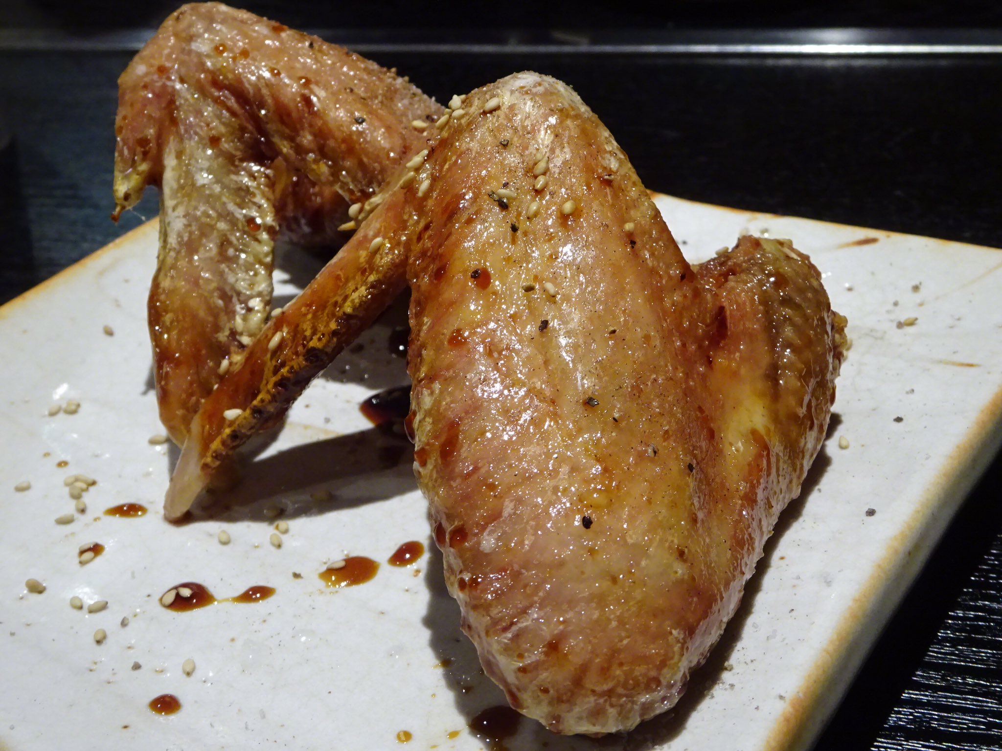 おいでよ名古屋 おいなご 鉄板焼居酒屋のすえもん の手羽先三兄弟 を食べに 名古屋においでよ 手羽元 手羽中 手羽先全てを一気に揚げた 食べ応え抜群の一品だよ もんじゃ食べ放題も楽しめるお店で 名古屋の夜を楽しんでね T Co