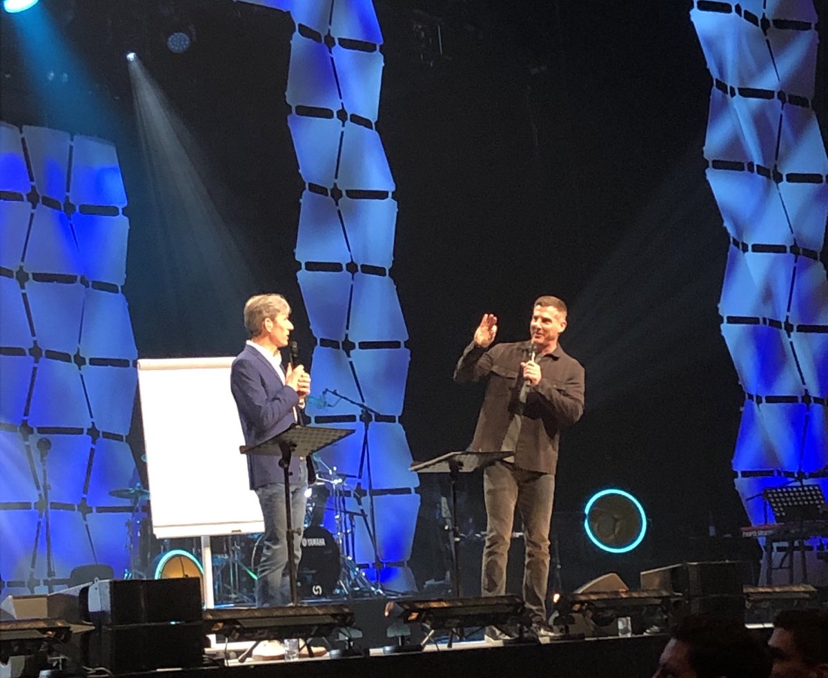 trdevries's tweet image. Craig Groeschel launching the start of Leitungskongress 2020 in Karlsruhe!! #LK20 ⁦⁦@GLNsummit⁩