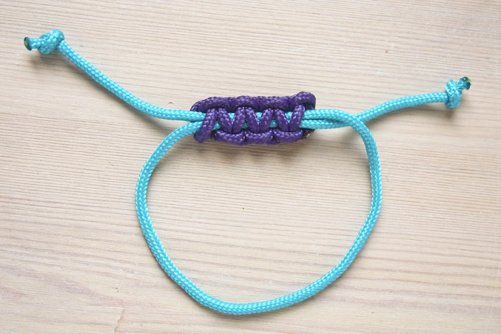 MakeandFable's tweet image. How to make a Square Sliding Knot makeandfable.com/2020/02/how-to…
