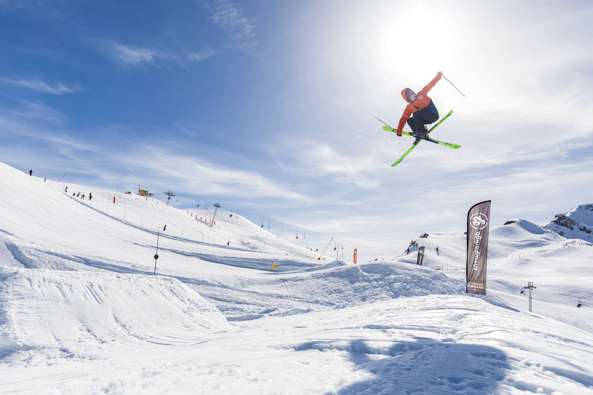 "S'envoyer en l'air" mais toujours avec style !

#snowpark #snowparkGB #freestyle #freeski #ski #skifreestyle #aravis #mongrandbo #savoiemontblanc #hautesavoie #photographe #photographie