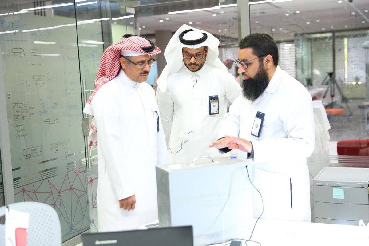 SaudiEnergy's tweet photo. #السعودية_للكهرباء تفتتح مقر حاضنة طاقة الابتكار في الدمام، أول حاضنة أعمال مؤسسية متخصصة في الطاقة الكهربائية بالمملكة. https://t.co/Lxm6s4JC2Z
