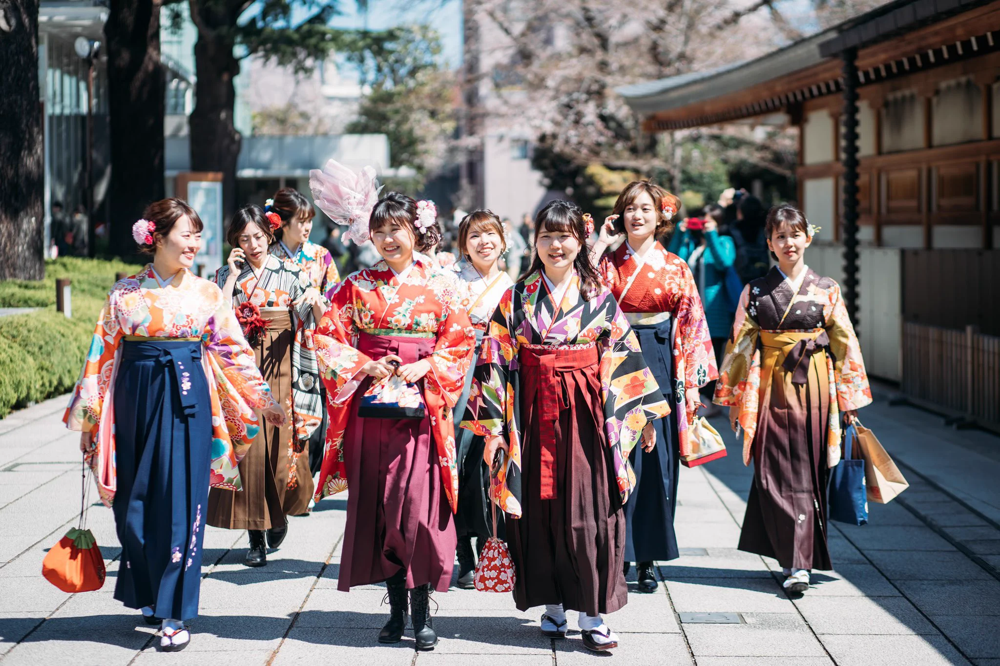 卒業式が中止！袴をすでに借りている人は「Lovegraph」で写真を撮って貰おう！！！