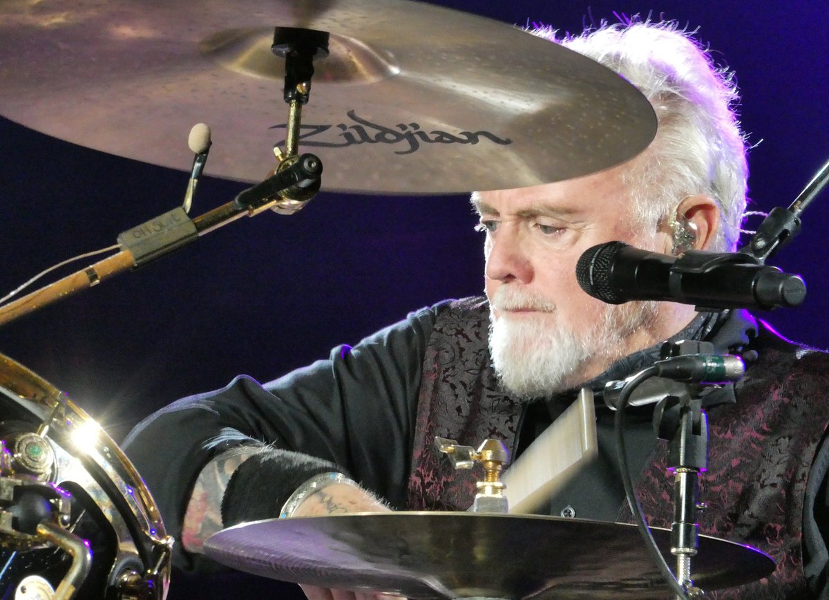 BythewayAJ's tweet photo. 👑🇦🇺📷 Time for the #TenementFunster himself, Mr Roger Taylor 🥁 (and 🐨)!!
#QALAdelaide #TheRhapsodyTour
@OIQFC @brianmaycom https://t.co/Gaq7dtdS5l