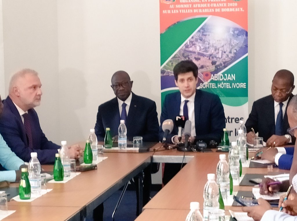 DGTresor_RCI's tweet photo. 📣Conférence de presse conjointe 🇨🇮🇫🇷 aux Rencontres d'Abidjan sur les villes durables
@J_Denormandie et @FrancoisAmichia plaident ensemble pour des résultats concrets au service des populations en matière de ville durable
#SAF2020 #RAVD https://t.co/eBOo7mf6ms