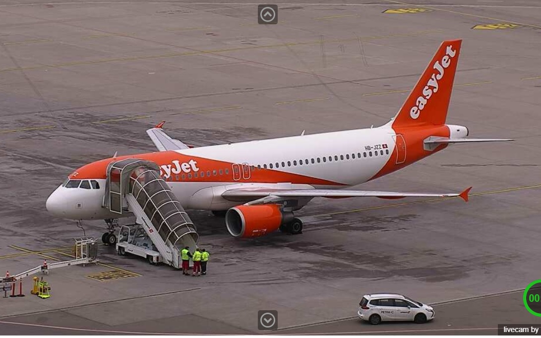 Airport Webcams Live Easyjet Switzerland U211 Pristina To Basel Euroairport Airbus A3 Hb Jzz Has Just Diverted To Zurich Following A Missed Approach At Bsl Due To Windshear Via Atc T Co W1penf8sk1 T Co I7mdiltzuj