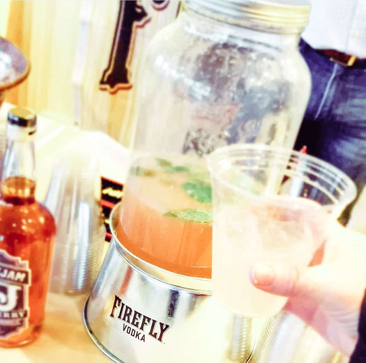 FireflySpirits's tweet photo. Punch it up a notch with our Ruby Red Vodka!
#FireflySpirits #RubyRedVodka https://t.co/uJwAlTpHbS