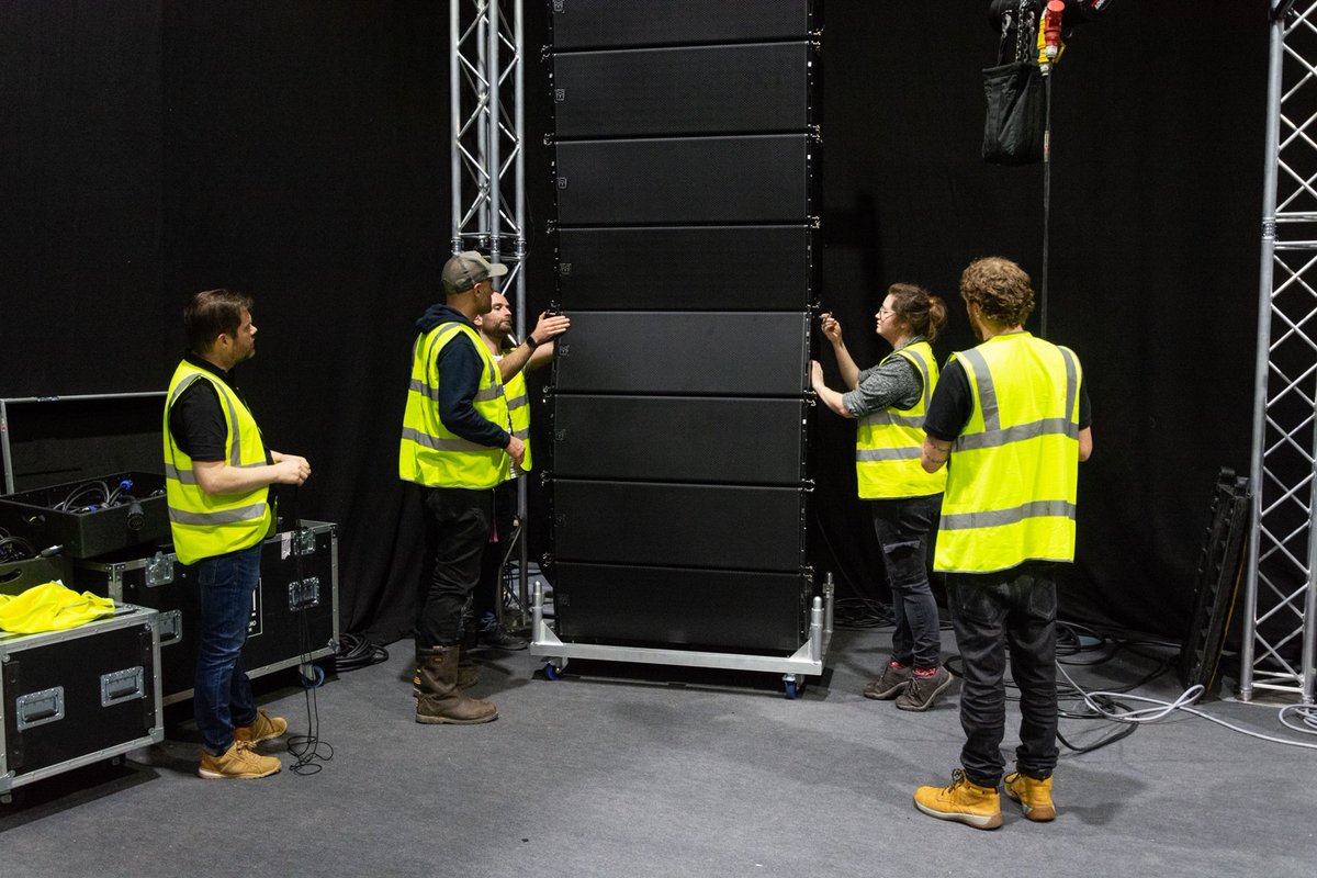 MartinAudioLtd's tweet photo. NEW DATES ANNOUNCED for our US-based Wavefront Precision Workshops! Join us on April 21-22 at @OSAIntl in Goodlettsville, TN to learn more about design, deployment and rigging of Wavefront Precision systems. Find out more and register now: https://t.co/ftXuE2XNNH https://t.co/ZTbvSbnGaF