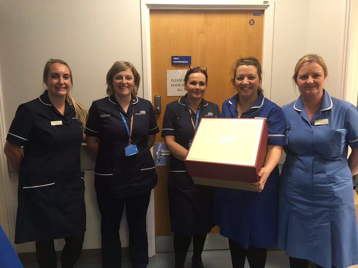 Delivering hampers of goodies to show our appreciation to our fabulous and dedicated Cardiac ICU staff at the LGI. Thank you for all your hard work! #BeAHeroYorks @SiRileyFuller @leedshospitals @YorkshireSNOD @NHSBT @sarahwhittingh8 @gordoncrowe @MillwardRn