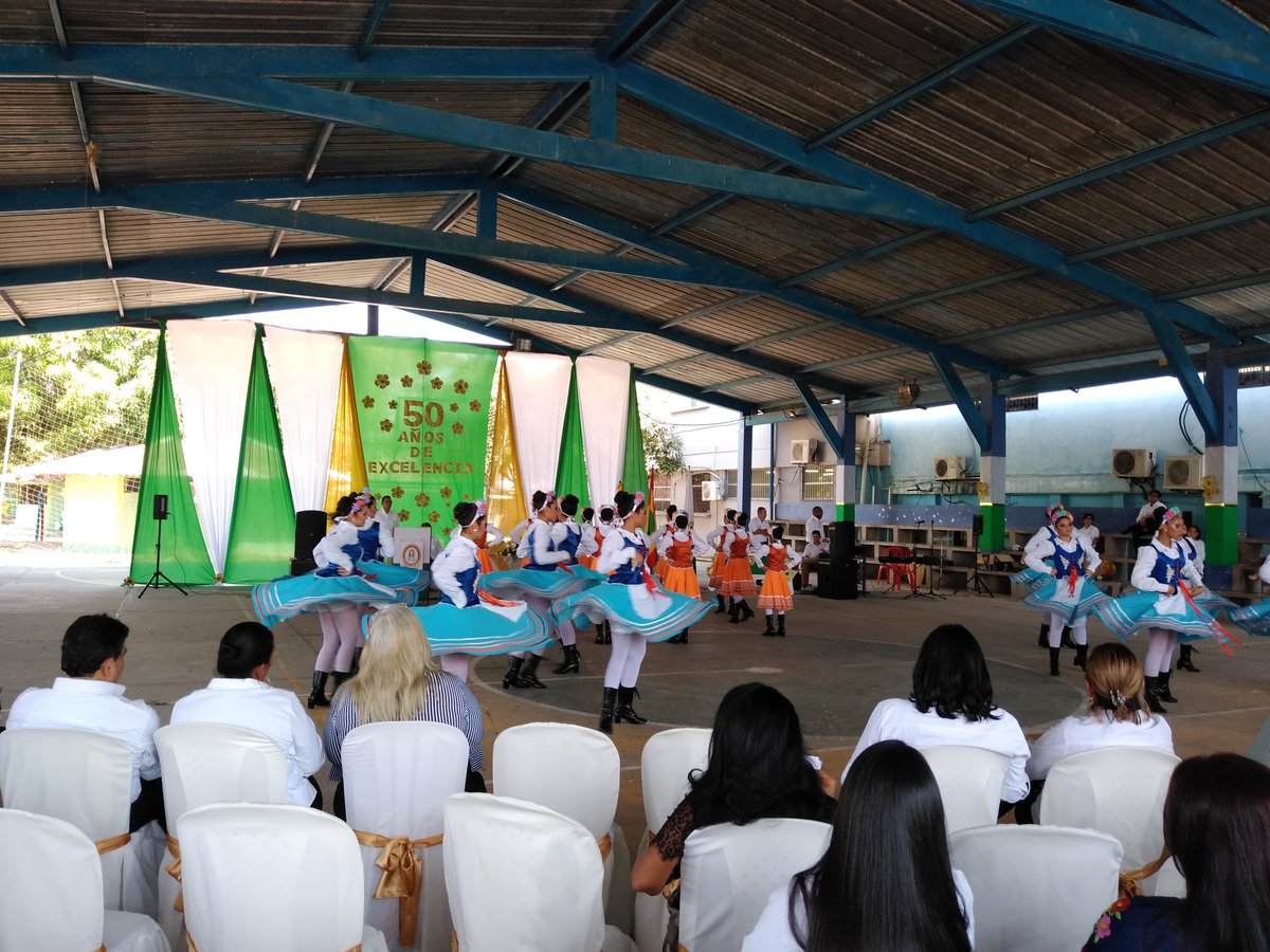 marianayariano's tweet photo. 50 Años de Excelencia Académica, arte y talento. I.E D. Instituto Alexander Von Humboldt. https://t.co/jicgjsFcOk