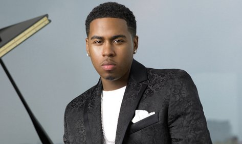 WhoseBirthdayIsItAnyway? tweet media