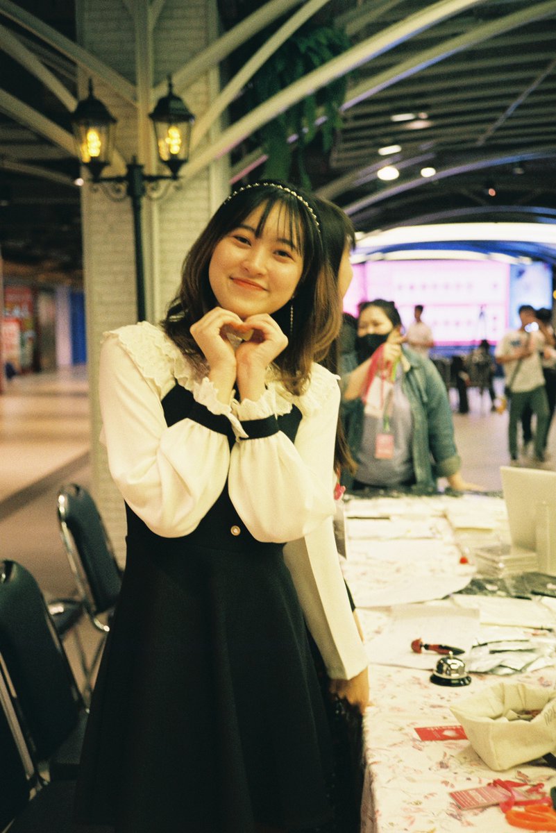 FatCat_Foto's tweet photo. กล้องฟิล์มบ้างดีกว่า
@PloySy51
#PloySY51 #SY51
#Rollei35SE #FujiC200 https://t.co/63kus00O6t