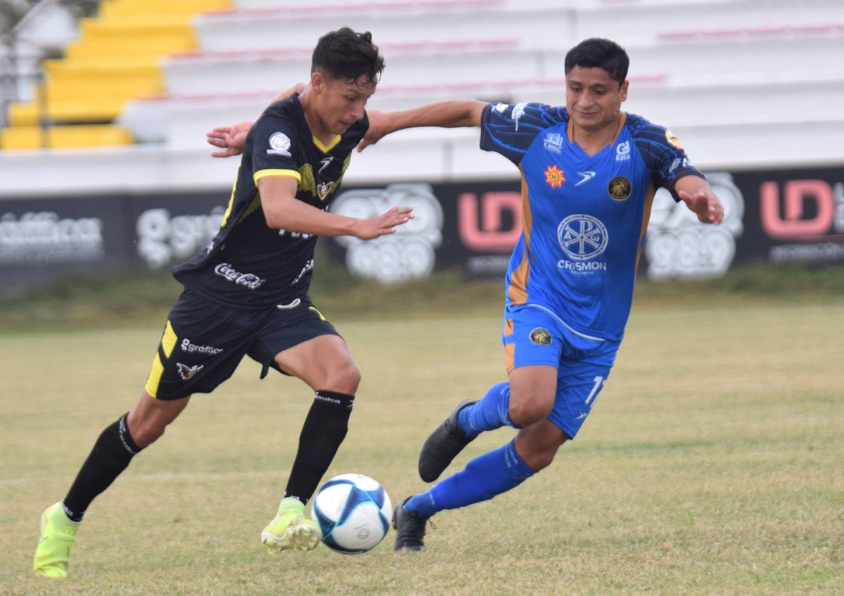 murcielagosfc's tweet photo. El gran esfuerzo se consolidó en un gran resultado 🦇
#SoyMurcielago 🦇
#ElPoderDeLaNegra 🖤 https://t.co/JvEmYfS1Za