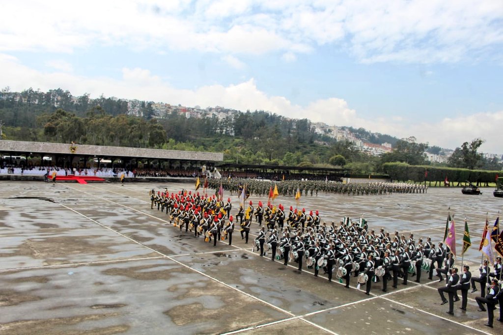 httpspbstwimgcommediaERy3F_ZXYAEYVx-formatjpgnamemedium