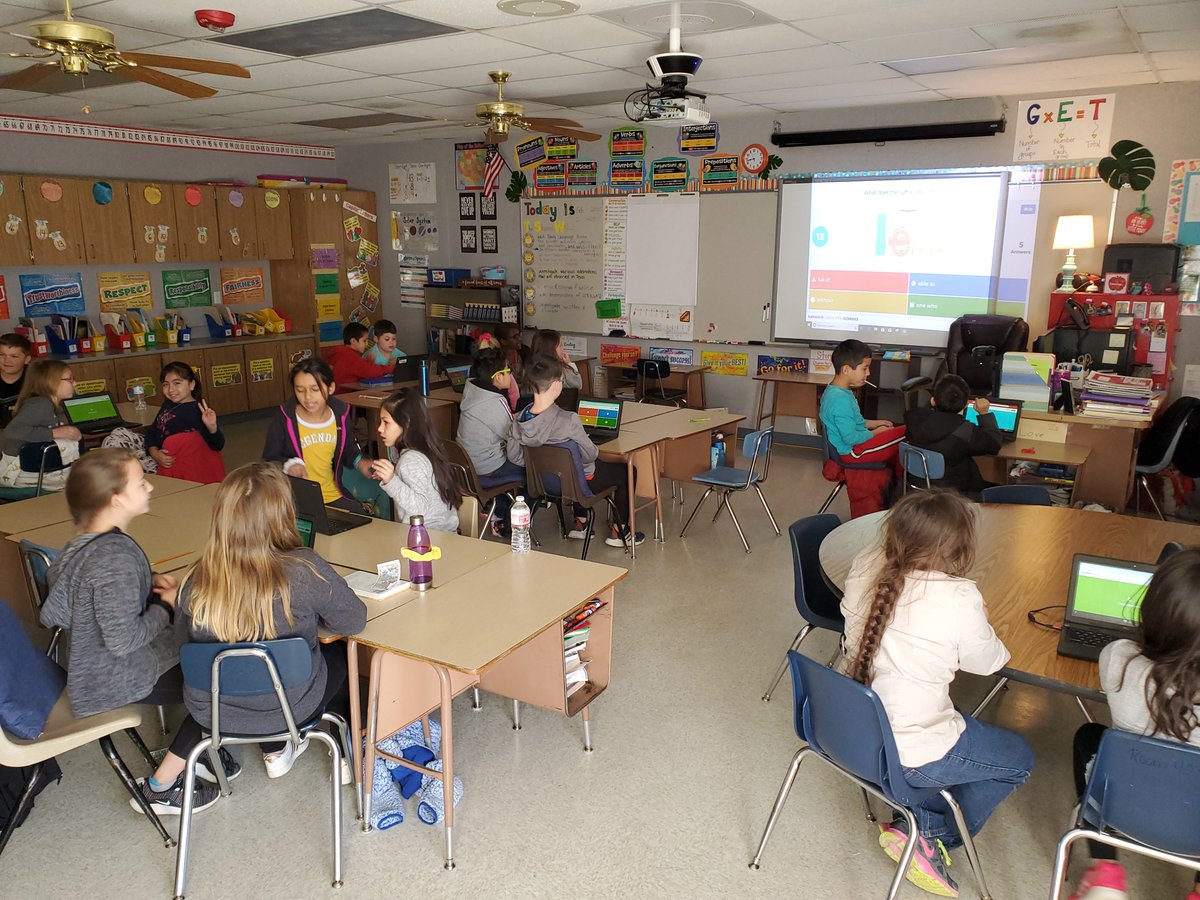 Mrs_MartinLISD's tweet photo. Working in TEAMS to review 3rd grade prefixes and suffixes with Kahoot!!! #ThinkBigLISD @LampasasHSE https://t.co/Bea1ZzrO6J