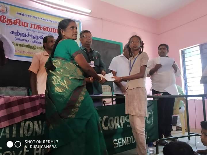 Shanmugasundarz's tweet photo. "Where there is #Green, there is #Prosperity"
Under the National Green Corps (Eco Clubs) programme of @moefcc & Department of Environment (DoE) @CMOTamilNadu, The Govt Higher Sec School #Sendurai facilitated th winners of competition & promotes green thinking amoung students 🌳 https://t.co/anawk1TZ1S