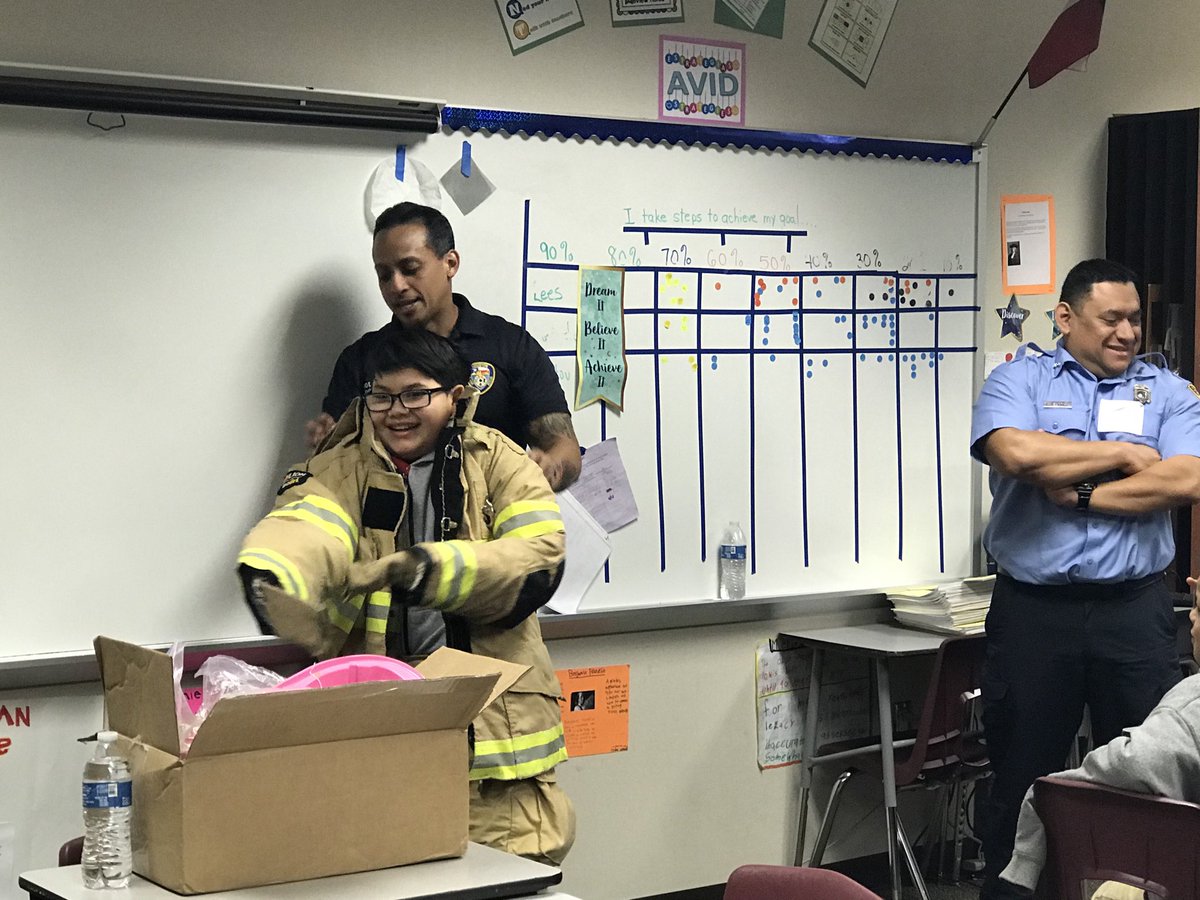 msb_elar's tweet photo. Future firefighter ⁦@YgbInt⁩ ⁦@KadiAbad⁩ #careerday2020 https://t.co/Rl4xMfdKzI