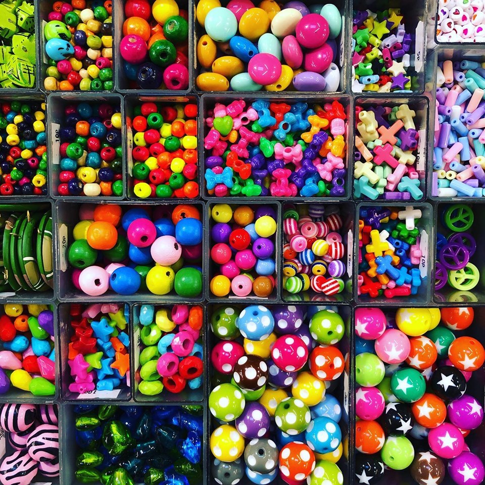 tizzslewes's tweet photo. Don't forget where it all started....Beads!! Among our range we stock wooden, glass and plastic beads in many shapes and sizes and in a rainbow of colours!! 🌈
Plus, elastic, leather and cotton!🎨 https://t.co/AtJZntTrRf