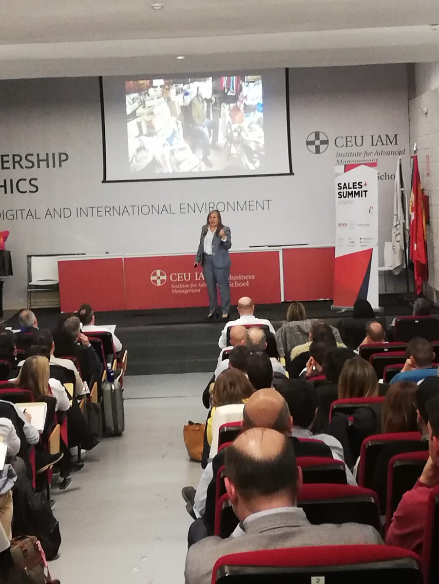 Aprender riendo. ¡Eso es lo que ha conseguido la gran <a href="/MonicaVentas/">Mónica Mendoza #Ventas</a> entre nuestros asistentes! 
#salessummit #yovendo20