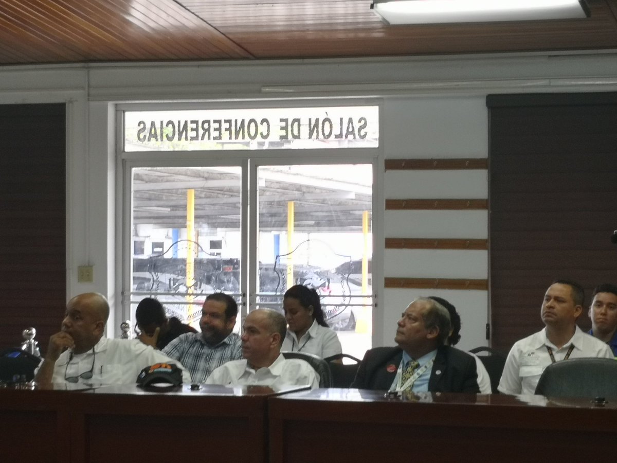 CSSPanama's tweet photo. [AHORA]
Departamento de Gestión de Emergencias Desastres y Transporte de Pacientes participa de la conferencia de prensa por resumen del  operativo #Guardian2020 por motivos de carnaval.
#UnidosLoHacemos 
#Guardianes2020
#Veranoconsalud 
#CSSPanama https://t.co/v7901oUEjI
