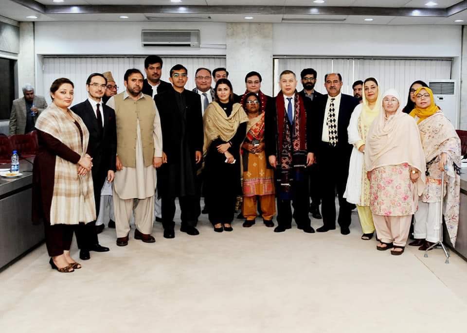ShaziaAttaMarri's tweet photo. Pleasure to have met the delegation from #Kazakhstan headed by Mr. Shakhrat Nuryshev, First Deputy Minister of Foreign Affairs of the Republic of Kazakhstan along with Amb @akasych &amp; others. Interesting interaction between MNAs &amp; the guests from #Kazakhstan  🇰🇿 🇵🇰 @NAofPakistan https://t.co/3tTD8uVO1Y