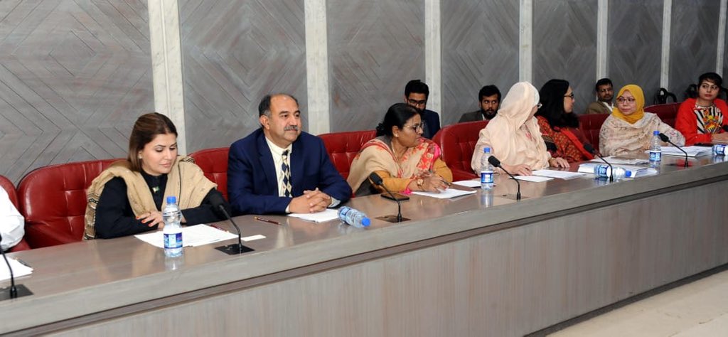 ShaziaAttaMarri's tweet photo. Pleasure to have met the delegation from #Kazakhstan headed by Mr. Shakhrat Nuryshev, First Deputy Minister of Foreign Affairs of the Republic of Kazakhstan along with Amb @akasych &amp; others. Interesting interaction between MNAs &amp; the guests from #Kazakhstan  🇰🇿 🇵🇰 @NAofPakistan https://t.co/3tTD8uVO1Y