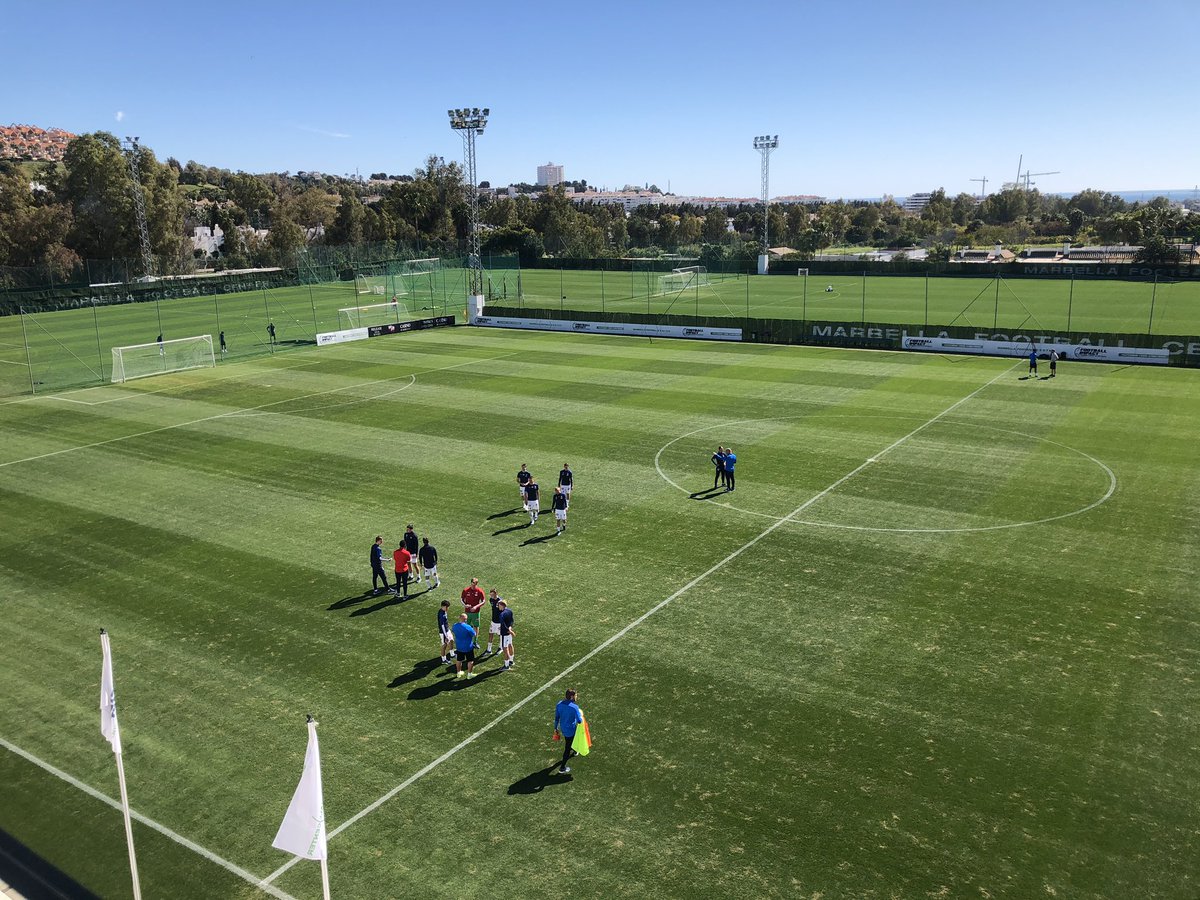 Fin dag for fotball. Blir varmt på Marbella i dag. 
Direkte kl 14: <a href="/TromsoIL/">Tromsø IL</a> mot @strmsgodset. Undertegnede og <a href="/OlaNiemann/">Ola Niemann</a> kommenterer.

direktesport.no/event/895d9470…