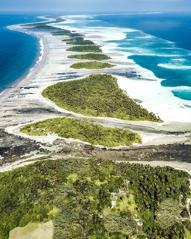 Oh, little coral isles Maldive isles. 
Beautiful chain of Islands in Huvadhu Atoll. It is the largest atoll in the world in terms of number of islands and size. .
.
.
.
.
.

#maldives #visitmaldives #maldivesislands #beautifulmaldives #islandlifemaldives… ift.tt/3ccz62f