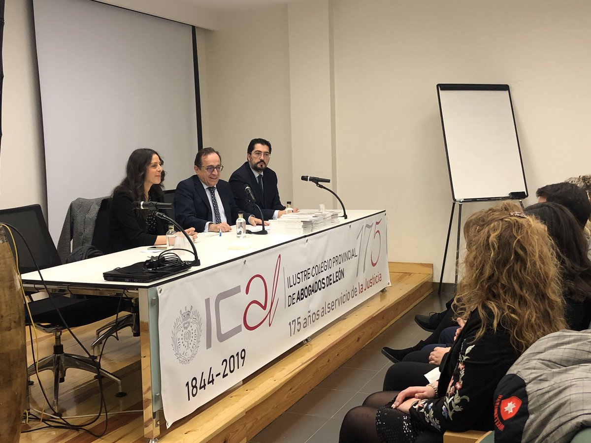 ica_leon's tweet photo. Hoy entregamos las becas #catedramutualidad @MutuaAbogacia @MdAFundacion a nuestros alumnos del Master Universitario de Acceso a la Abogacia #MUAB @unileon Enhorabuena https://t.co/DTHKHJjwbi