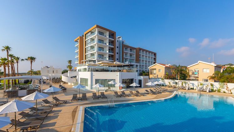 InspiredLuxury's tweet photo. 💥 48-HOUR SALE 💥

Escape to #Cyprus with this stylish adult-only escape 🇨🇾.

Including a FREE upgrade to half-board and SAVINGS of up to 20%, book today 👇.

https://t.co/tnREQ8NMRK https://t.co/TgABpCl8Fy